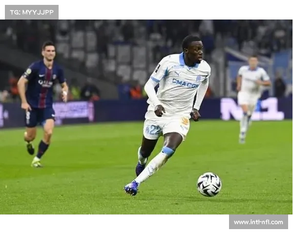 马赛球迷维阿返回巴黎，称街头马赛拥趸多于巴黎球迷